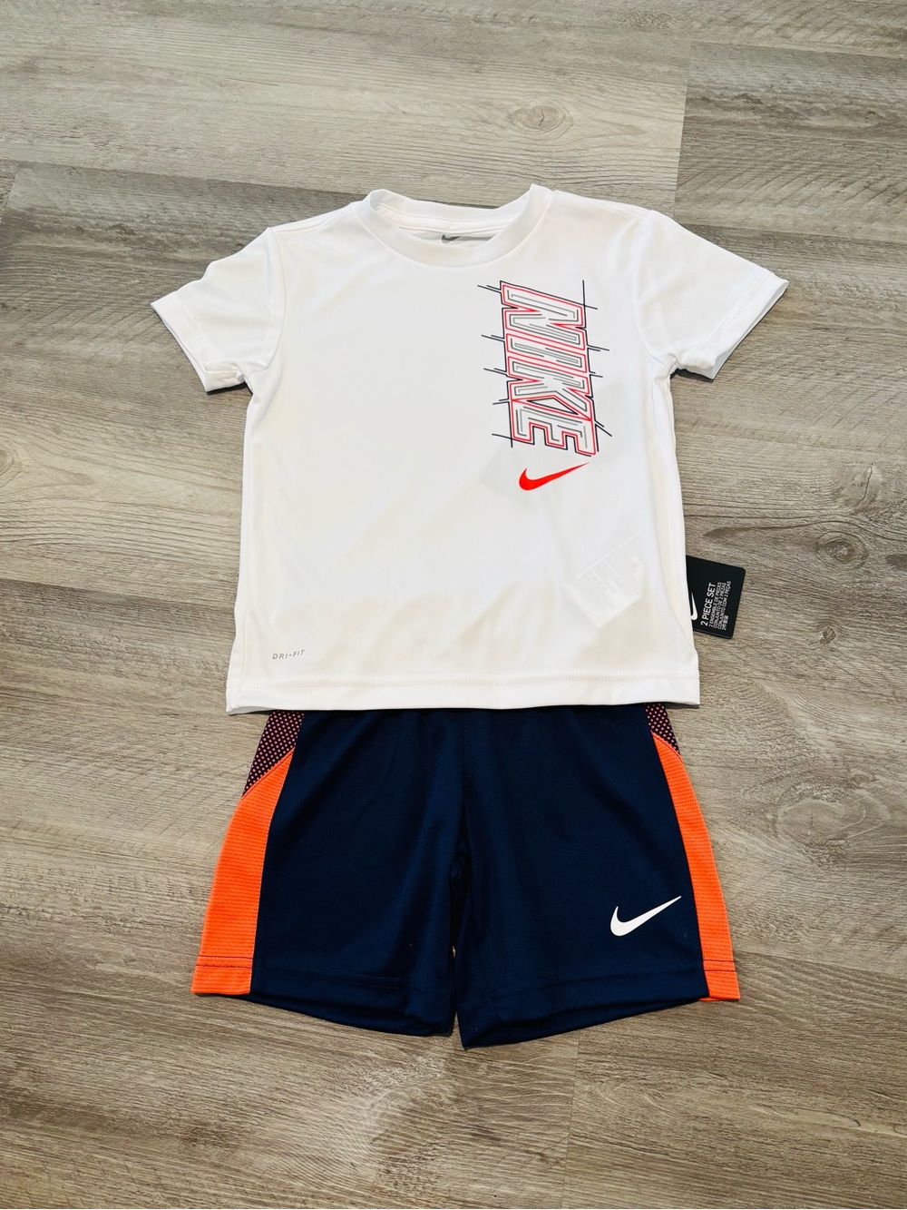 New Nike white logo tee & navy blue logo shorts set 4T